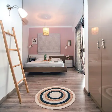 Loft Style Near The Old Town Διαμέρισμα *