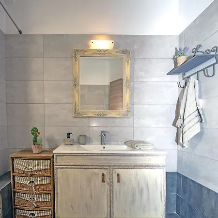 Apartment Loft Style Near The Old Town